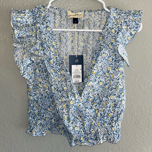 Universal Thread top - Picture 1 of 4